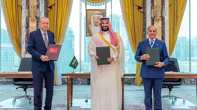 Arabia Saudita, Pakistán y Turquía firman un pacto y reconfiguran tablero de Medio Oriente Arabia Saudita, Pakistán y Turquía firman un pacto y reconfiguran tablero de Medio Oriente