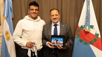 "Orgullo de llevar a La Rioja al mundo": Quintela felicitó a Fabricio Maturano por su podio en el Mundial de BMX "Orgullo de llevar a La Rioja al mundo": Quintela felicitó a Fabricio Maturano por su podio en el Mundial de BMX