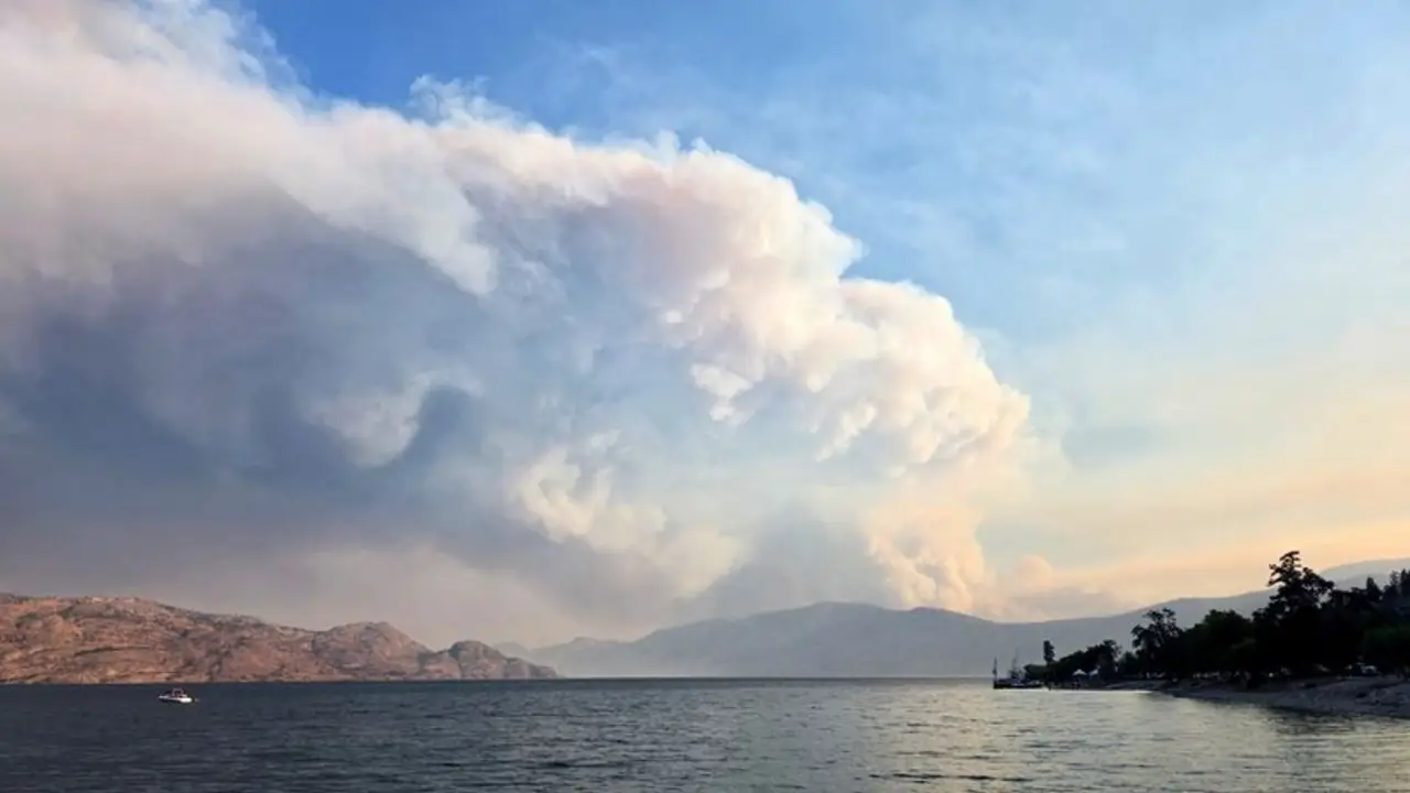 Distrito de Columbia Británica declara estado de emergencia y emite órdenes de evacuación por incendios