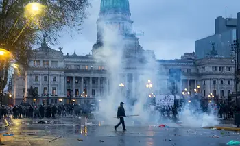 La bandera argentina, la fuerza que se lleva puesto al gobierno de Milei   | Panorama político