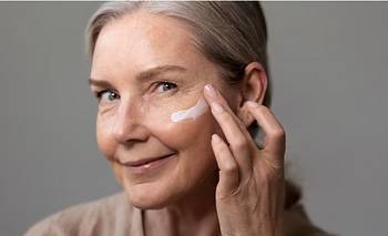 Las 6 claves para cuidarse la piel después de los 60 años: cómo prevenir arrugas | Belleza