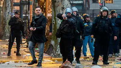 Denunciaron a Monteoliva y al comisario Gauna por la feroz represión frente al Congreso Denunciaron a Monteoliva y al comisario Gauna por la feroz represión frente al Congreso