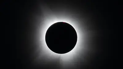 Eclipse solar total del 12 de agosto: a qué hora empieza y desde dónde verlo en vivo Eclipse solar total del 12 de agosto: a qué hora empieza y desde dónde verlo en vivo