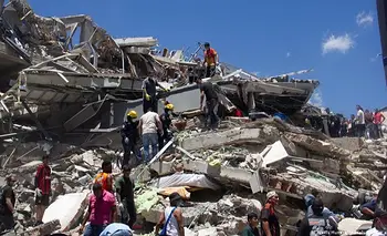 Colombia decretó tres días de duelo y continúan las tareas de rescate de los desaparecidos | Colombia