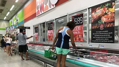 Inflación en Brasil desacelera en julio y vuelve al rango objetivo del Banco Central Inflación en Brasil desacelera en julio y vuelve al rango objetivo del Banco Central