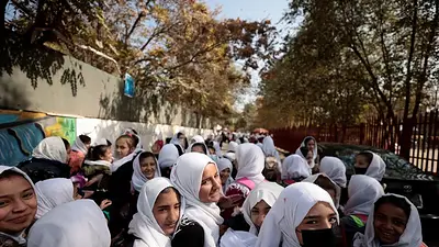 Talibanes han impedido que unas 2,4 millones de niñas afganas asistan al colegio desde 2021: Unesco Talibanes han impedido que unas 2,4 millones de niñas afganas asistan al colegio desde 2021: Unesco