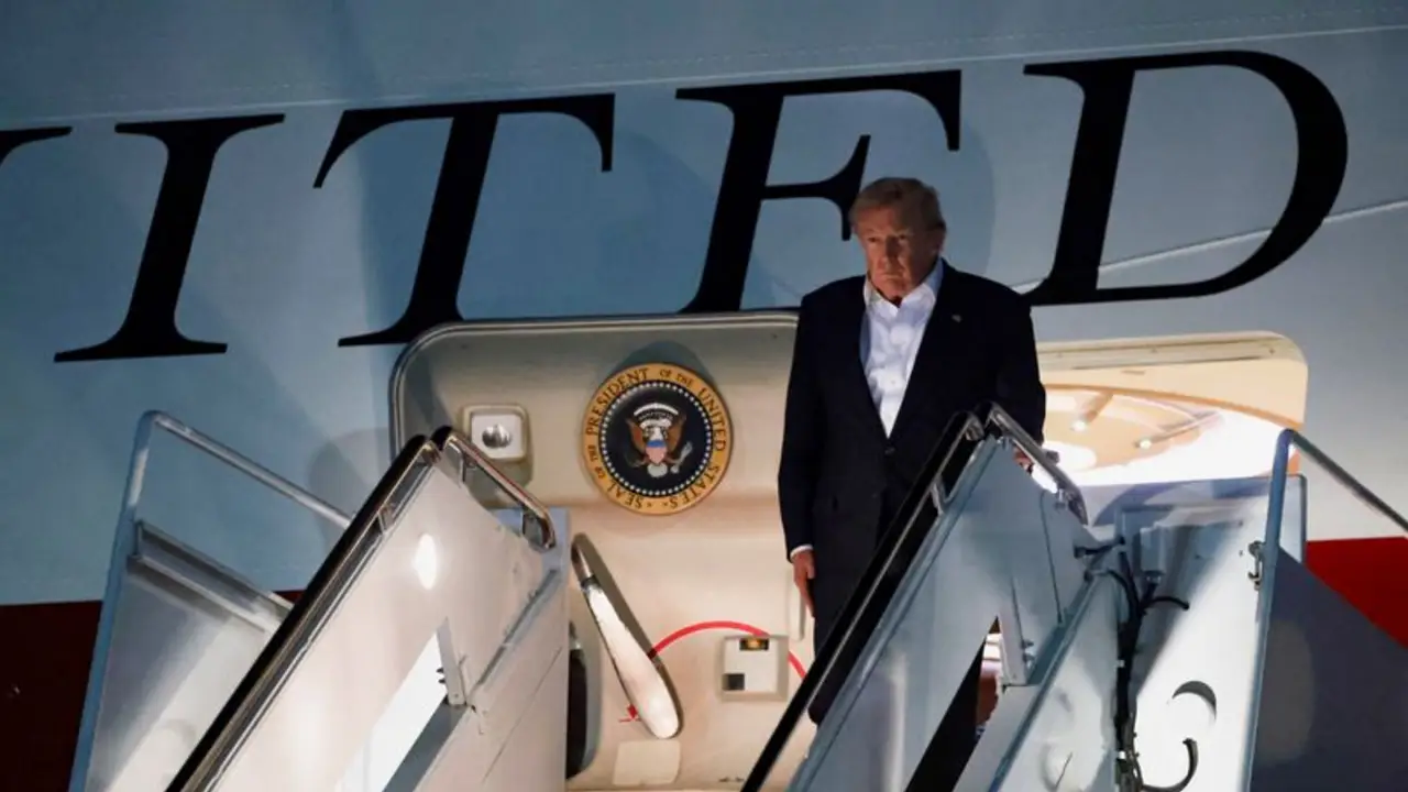 Trump dice que su avión corrió un "mayor riesgo" al cambiar de aeronave en secreto