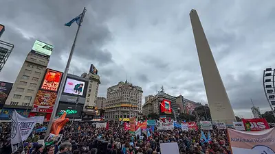 Se recalienta la calle: universitarios hacen paro y se movilizan investigadores del Conicet Se recalienta la calle: universitarios hacen paro y se movilizan investigadores del Conicet