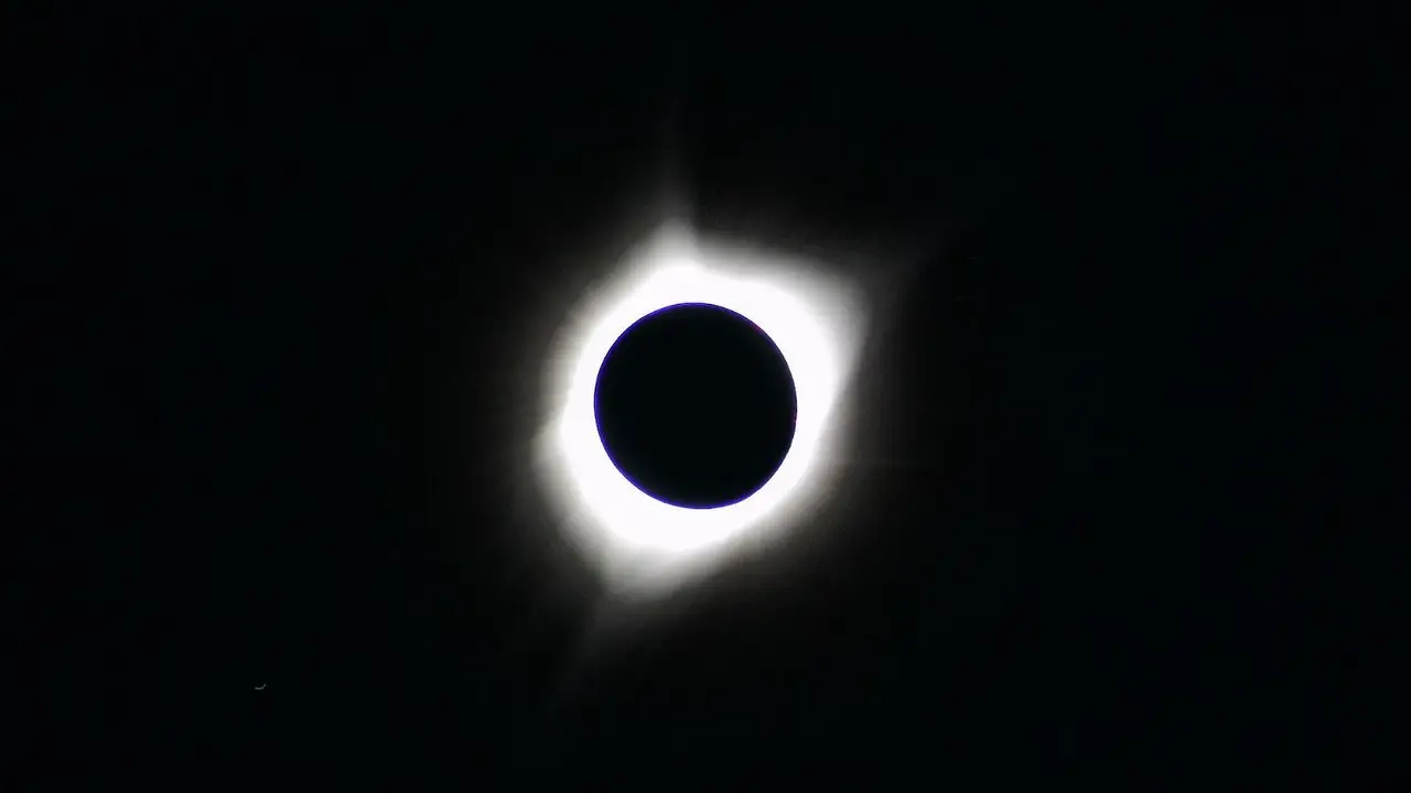 Eclipse solar total