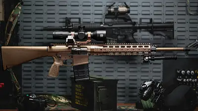 Milei, silenciadores, miras nocturnas, armas, armas de fuego, uso militar, acceso civil. Milei, silenciadores, miras nocturnas, armas, armas de fuego, uso militar, acceso civil.