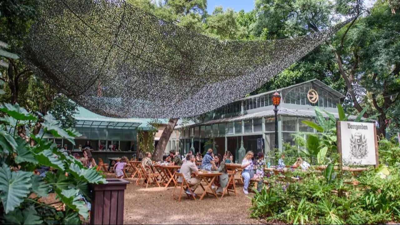 Un café oculto en Palermo se convirtió en tendencia por su arquitectura y conexión con la naturales