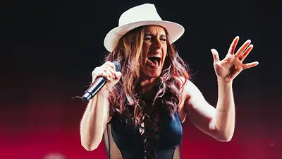 Emoción en el folklore por Soledad Pastorutti y el lugar donde dejó un pedazo de su histórico poncho Emoción en el folklore por Soledad Pastorutti y el lugar donde dejó un pedazo de su histórico poncho
