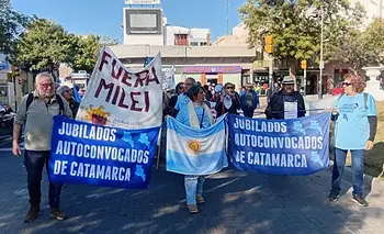 Jubilados marcharon en Catamarca y repudiaron la visita de Caputo | Marcha jubilados