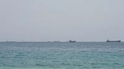 Emiratos Árabes Unidos dicen que Irán atacó dos buques de la ADNOC en estrecho de Ormuz; no hay heridos Emiratos Árabes Unidos dicen que Irán atacó dos buques de la ADNOC en estrecho de Ormuz; no hay heridos