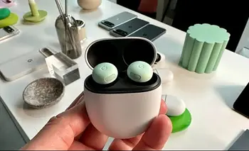 Cómo son los nuevos auriculares de Google con Gemini | Auriculares