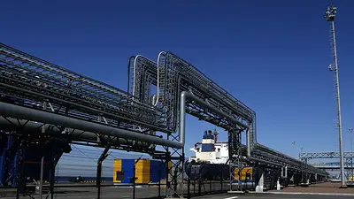 Ataques con drones provocan un incendio en el puerto energético ruso de Ust-Luga, según su gobernador Ataques con drones provocan un incendio en el puerto energético ruso de Ust-Luga, según su gobernador