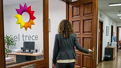 Figura de El Trece anunció en pleno noticiero que se va del canal. Figura de El Trece anunció en pleno noticiero que se va del canal.