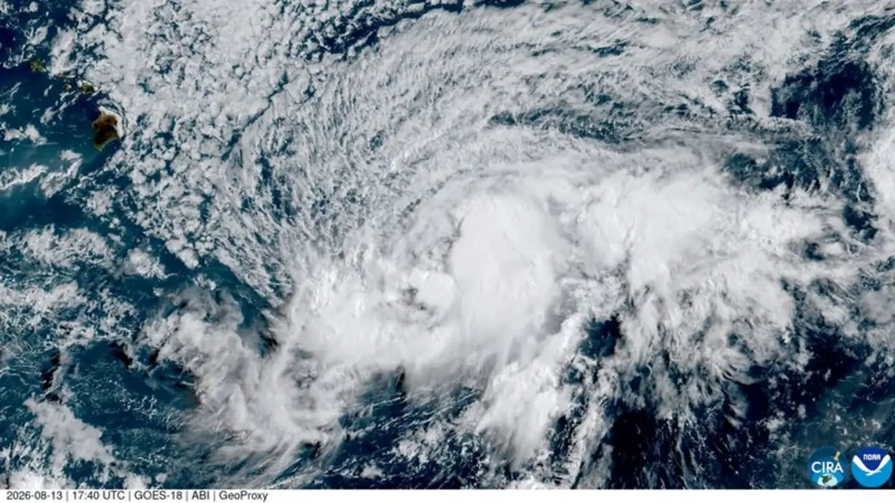 Tormenta Lala se convierte en huracán a medida que se acerca a la Isla Grande de Hawái​