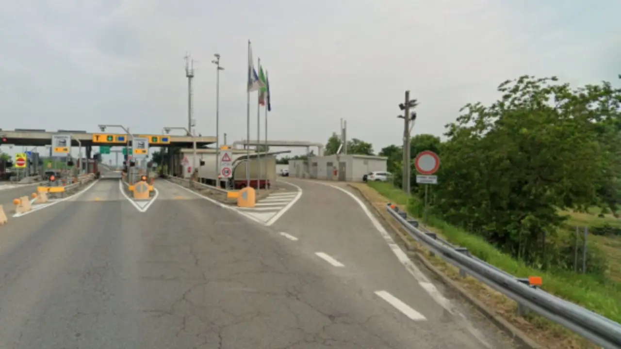Un matrimonio recorrió más de 100 kilómetros por una ruta italiana con su hijo muerto en el asiento de atrás