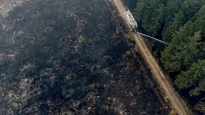 Las lluvias traen nuevas esperanzas en la lucha contra el mayor incendio de Bélgica Las lluvias traen nuevas esperanzas en la lucha contra el mayor incendio de Bélgica