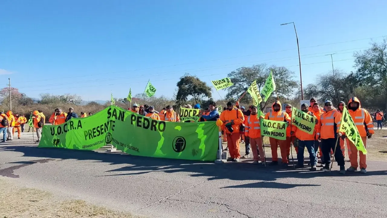 Trabajadores reclamando