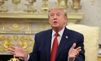 Para Trump, Irán debe izar la "bandera blanca" y la Guardia Revolucionaria negó diálogo | Estados unidos