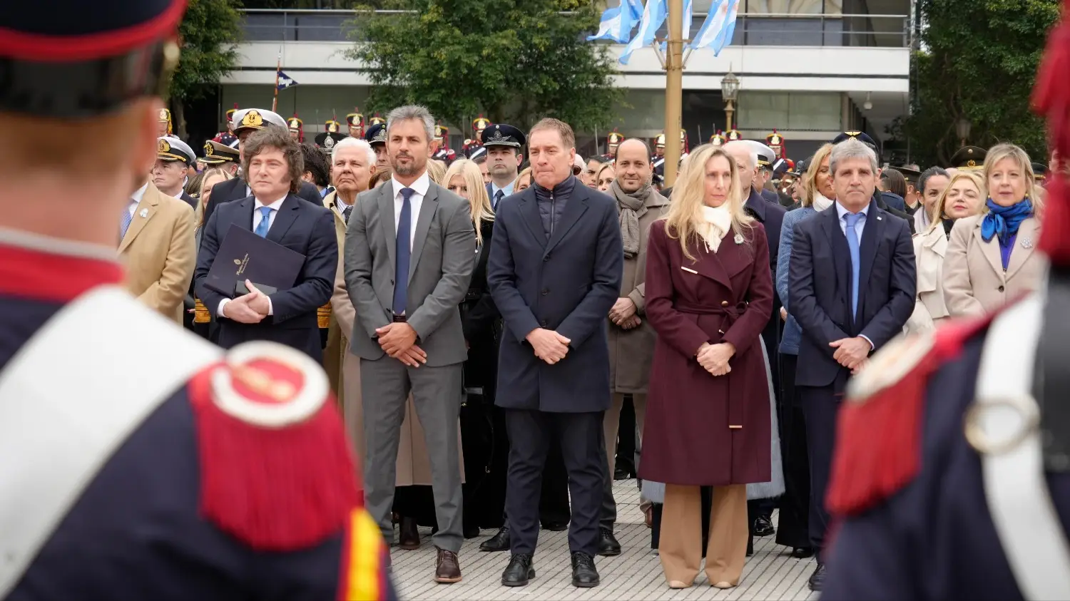 Javier Milei, Martín Menem, Diego Santilli, Karina Milei, Luis Caputo y Alejandra Monteoliva