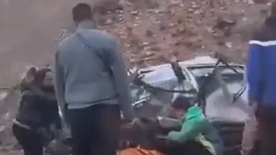 Dramático accidente en Jujuy: volcaron por un barranco de 80 metros y murió una turista Dramático accidente en Jujuy: volcaron por un barranco de 80 metros y murió una turista