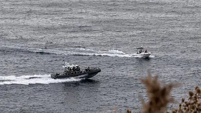La Guardia Civil de Ceuta interceptó una lancha con migrantes tras una persecución en el mar La Guardia Civil de Ceuta interceptó una lancha con migrantes tras una persecución en el mar