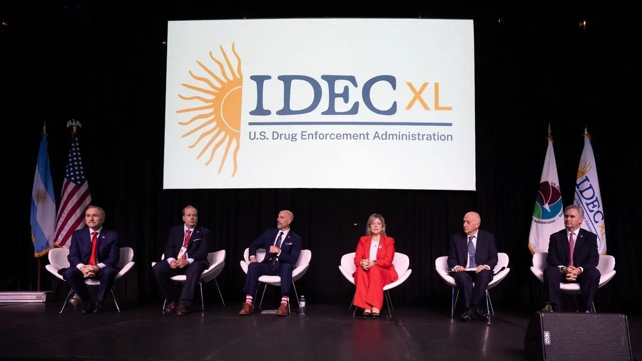Mucho ruido, poca transparencia: Milei le extendió la alfombra roja a la guerra contra las drogas de Trump