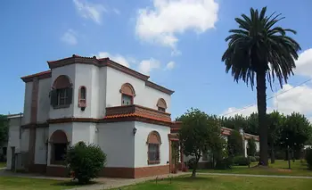 Parece un pueblo perdido en el tiempo, pero se puede llegar en tren desde CABA | Escapadas