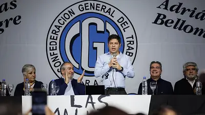 Kicillof en Chaco, junto a la CGT: "Milei destruye la vida de los trabajadores" Kicillof en Chaco, junto a la CGT: "Milei destruye la vida de los trabajadores"