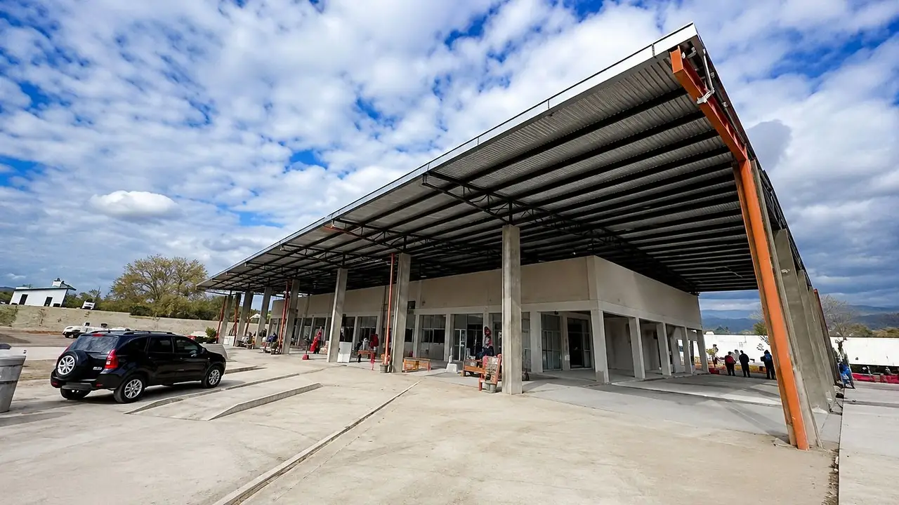 La Rioja fortalece la infraestructura del interior: inaugura la nueva Terminal de Chamical con fondos propios