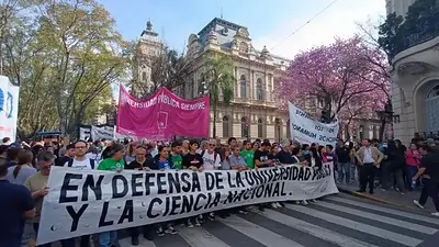 La Federación Universitaria de Rosario confirmó que continuará con el paro la próxima semana La Federación Universitaria de Rosario confirmó que continuará con el paro la próxima semana