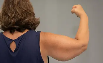 Cómo fortalecer los brazos flácidos, según una entrenadora | Lifestyle