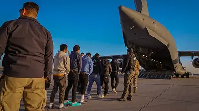 Paraguay recibió a otro grupo de 25 deportados desde Estados Unidos Paraguay recibió a otro grupo de 25 deportados desde Estados Unidos