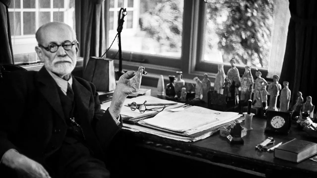 Sigmund Freud, padre del psicoanálisis: “Mirá en las profundidades de tu propia alma y aprendé primero a conocerte a vos mismo”