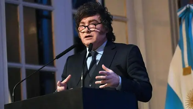 Acosado por la crisis de morosos, Milei intenta frenar una ley en el Congreso o vetarla | Crisis económica