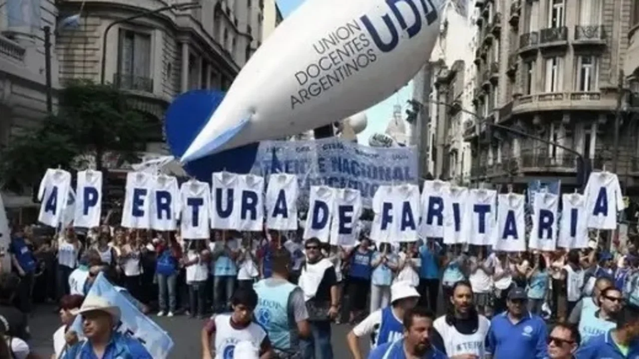 Docentes de Catamarca denuncian presión salarial del gobierno de Jalil: "Extorsiva"