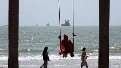El petróleo cayó más de 3% tras el giro de Estados Unidos hacia sanciones económicas contra Irán El petróleo cayó más de 3% tras el giro de Estados Unidos hacia sanciones económicas contra Irán