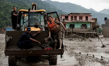 Catástrofe en Nepal: 157 muertos y casi 400 desaparecidos por inundaciones | Nepal