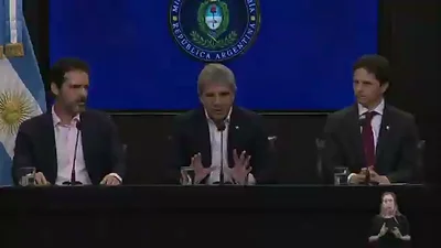 Nuevos créditos hipotecarios: el cálculo de Caputo sobre cuánto hay que ganar para comprar una casa Nuevos créditos hipotecarios: el cálculo de Caputo sobre cuánto hay que ganar para comprar una casa