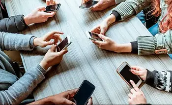 Jóvenes mexicanos: hiperconectados, pero usan poco | Internet