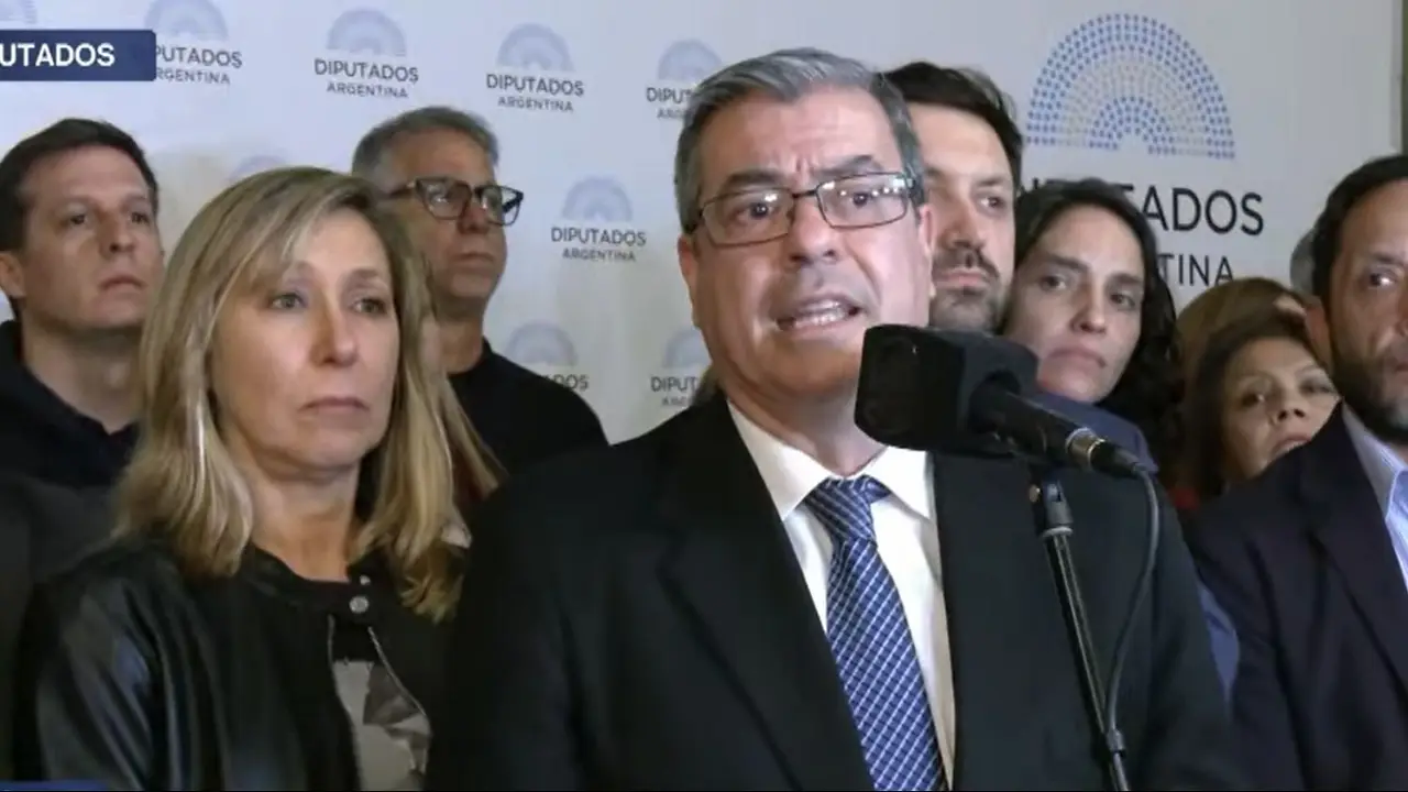 Freno al sobreendeudamiento: la oposición formalizó el pedido de sesión 