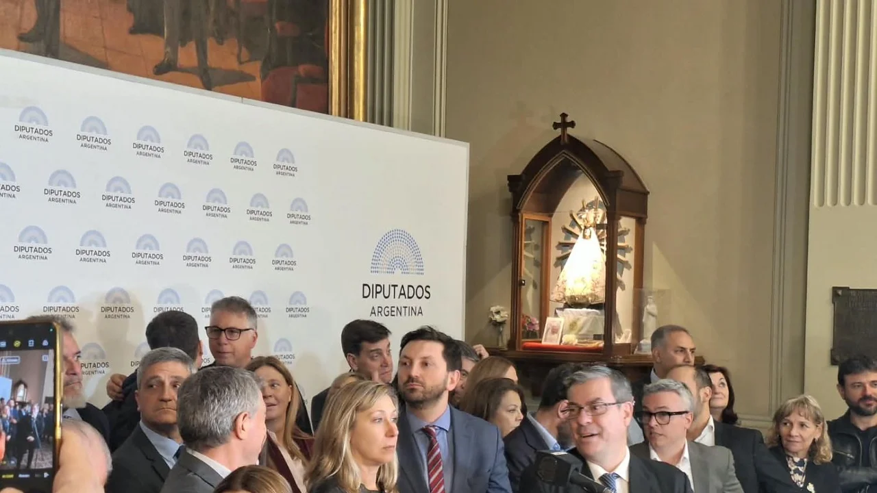 La oposición pidió una sesión especial para el jueves 15 por Ley de Tierras, discapacidad y endeudamiento
