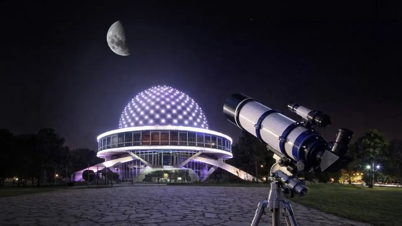 Completamente gratis: el Planetario abre sus puertas para disfrutar del eclipse lunar este jueves