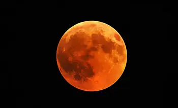 El último eclipse lunar del 2026 se teñirá de rojo: a qué hora se verá mejor en Argentina | Eclipse