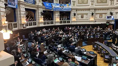 Diputados bonaerenses dio media sanción a la Ley Ema contra la violencia digital escolar Diputados bonaerenses dio media sanción a la Ley Ema contra la violencia digital escolar