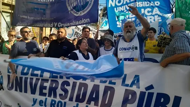 Paro universitario: trabajadores de Chaco y Corrientes protestan contra el ajuste de Milei | Paro