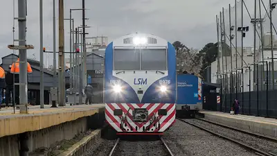 Trenes: así es la nueva locomotora que sumó una de las líneas más importantes del AMBA Trenes: así es la nueva locomotora que sumó una de las líneas más importantes del AMBA
